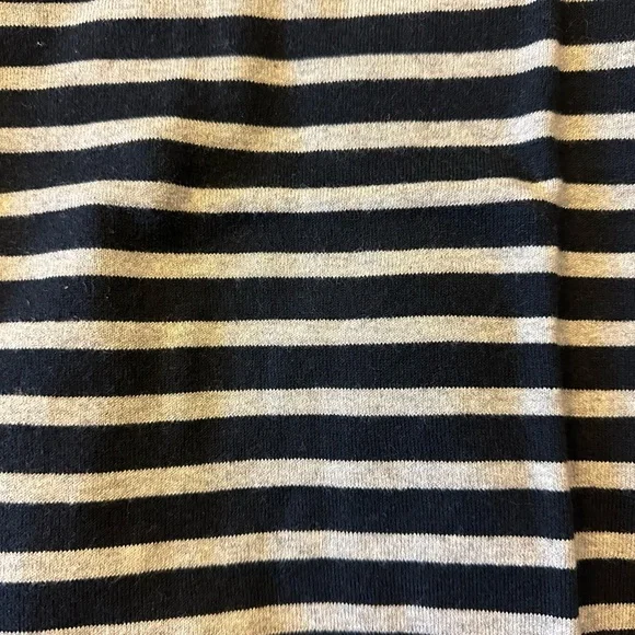 Banana republic crew neck navy and grey striped sweater - Picture 4 of 8